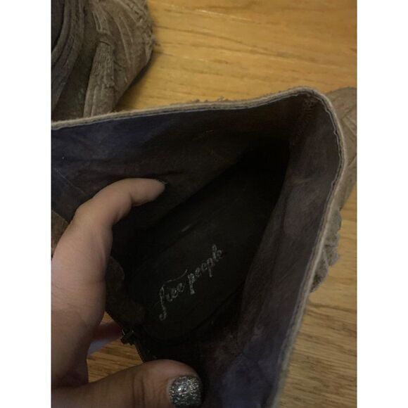 Free People womens tan/sand Decade suede distressed fringe ankle booties sz 40/9 - Picture 8 of 10